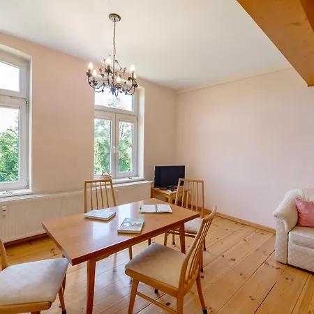 Appartement Gutshaus Am Teich à Neukloster Extérieur photo