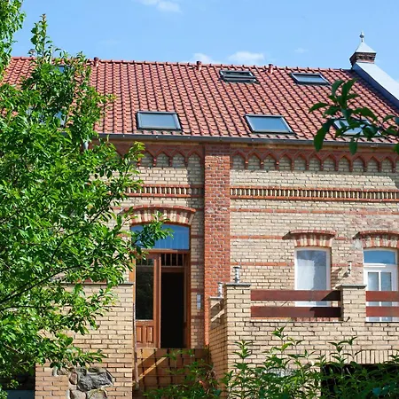 Appartement Gutshaus Am Teich à Neukloster Extérieur photo